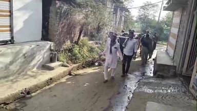 राजगढ़: राजगढ़ में करंट लगने से बंदर की मौत, ग्रामीणों ने अर्थी बनाकर विधि-विधान से किया अंतिम संस्कार