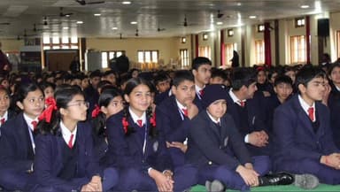 जोशियाड़ा: पुलिस ने जिला मुख्यालय के मसीह दिलासा स्कूल में छात्र-छात्राओं को नशा, साइबर, यातायात व महिला अपराध के प्रति जागरूक किया