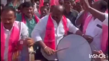 కరీంనగర్: ఎన్నికల ప్రచారంలో డప్పు కొట్టిన ఎమ్మెల్యే గంగుల కమలాకర్