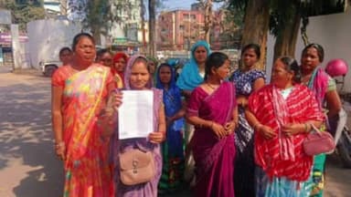रायगढ़: बोकरामुड़ा गांव की 12 से ज्यादा महिलाओं ने एसपी के नाम सौंपा ज्ञापन, झूठे दुष्कर्म मामले की जांच की मांग की