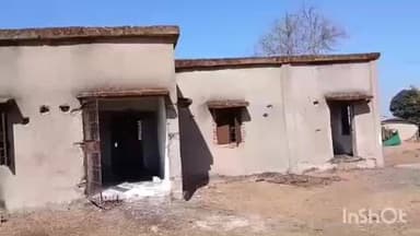 सामरी कुसमी: बनने से पहले ही जर्जर! बहेरा टोली की आंगनवाड़ी में दरारें, जंग और घटिया निर्माण हुए उजागर