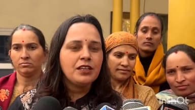 कुल्लू: कुल्लू के ग्रामीण महिलाएं स्मार्ट मीटर लगाने के विरोध में उतरीं, महिला मंडल के सदस्य पहुंचे विरोध दर्ज कराने