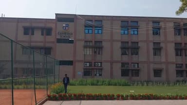 डिफेन्स कॉलोनी: दिल्ली: श्रीनिवास पुरी के कैंब्रिज स्कूल में बम की सूचना, मौके पर पहुंची पुलिस