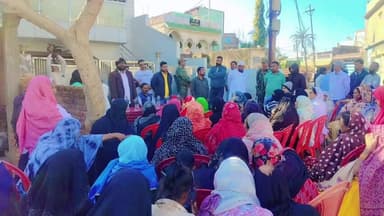 पेशरार: जिलाध्यक्ष मोजम्मिल अहमद बालमुकुंद लोहरा ने शहरी क्षेत्र में चलाया जनसंपर्क अभियान