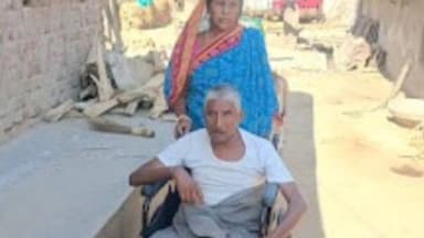 गुराबंदा: गुड़ाबांधा के बालिजुड़ी गांव में मानवता की मिसाल, कुणाल षाड़ंगी ने लकवाग्रस्त बुजुर्ग को व्हीलचेयर प्रदान की