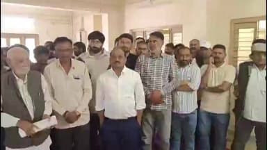 સાયલા: સાયલા 4000 વાહનના પૈડા થંભી ગયા: 20 હજાર શ્રમજીવીની રોજીરોટી હાલ બંધ ક્વોરી ઉદ્યોગ હડતાળ ઉપર જતા શ્રમજીવીઓ ને મુશ્કેલી