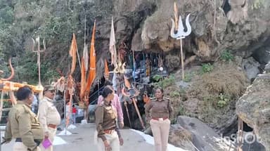 शाहपुर: महाशिवरात्रि भोपाली मेला अलर्ट: गुफा मंदिर की चट्टानों में दरार, ऊपर से प्रवेश पूर्णतः बंद, सीमित दूरी से होंगे दर्शन।