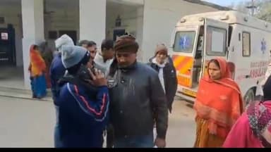 कुमारखंड: केवटगामा चौक के पास ट्रैक्टर की टक्कर से बाइक सवार और छात्रा घायल, दोनों रेफर