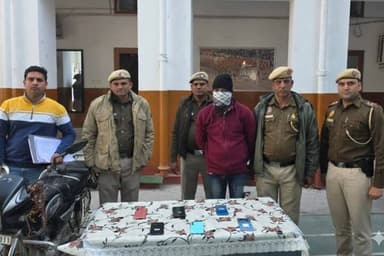 सिविल लाइन्स: रूप नगर पुलिस ने मोबाइल स्नैचिंग गिरोह का भंडाफोड़ किया, नाबालिग समेत तीन गिरफ्तार