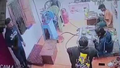 मेड़ता: मेड़ता सिटी में ज्वैलर की चाकू मारकर निर्मम हत्या, दो कारीगर भी गंभीर घायल, घटना सीसीटीवी में कैद हुई