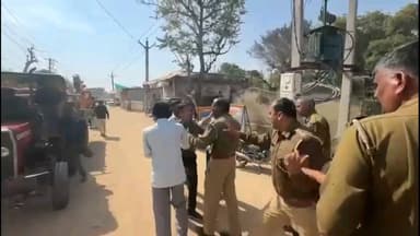 सीकर: खाटू श्याम जी के मोदी चौक पर बैरिकेटिंग लगाने को लेकर हुआ विवाद, वीडियो सोशल मीडिया पर वायरल