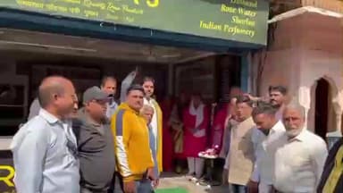 पुष्कर: किसान नेता और पूर्व केंद्रीय मंत्री स्वर्गीय राजेश पायलट की जयंती पर पुष्कर में ब्लॉक कांग्रेस कमेटी ने दी पुष्पांजलि