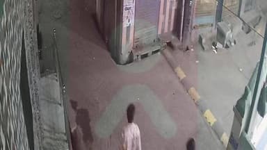 વંથળી: યુવકની થયેલ હત્યાનો મામલો,આરોપીઓના હત્યા પહેલા અને પછીના CCTV સામે આવ્યા,7 આરોપીઓ છતાં 4 સામે જ ફરિયાદ થયાનો આક્ષેપ