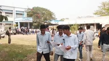 बड़वाह: बड़वाह के तीन परीक्षा केंद्रों पर 1000 से अधिक विद्यार्थियों ने कक्षा 12वीं का पहला पेपर हल किया