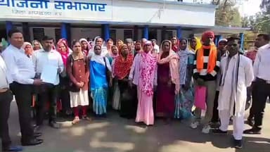 मंडला: चार हजार रसोइयों ने खोला मोर्चा, योजना भवन में कलेक्टर को सौंपा 6 सूत्रीय मांग पत्र