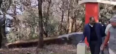 चम्पावत: मुख्यमंत्री संस्कृति संवर्धन पहल से जुड़ा नशा मुक्ति अभियान, नागनाथ व हिंगला देवी मंदिर में जिलाधिकारी ने की किट वितरित