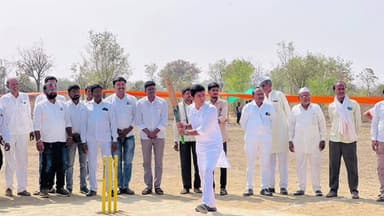 जाफराबाद: जळगाव सपकाळ येथे छत्रपती चषक क्रिकेट स्पर्धेचा आमदार संतोष पाटील दानवे यांच्या हस्ते करण्यात आला शुभारंभ