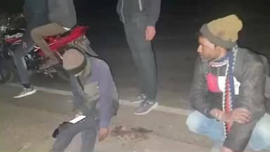 रायसेन: बेरखेड़ी चौराहा के पास लोडिंग ऑटो ने मिस्री की बाइक को मारी टक्कर, 2 घायल, मामला दर्ज