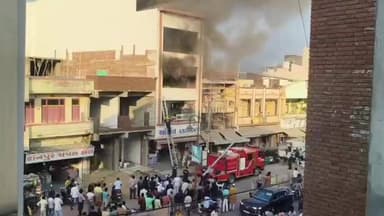 ગોધરા: પાંજરાપોળ વિસ્તારમાં આવેલી કપડાની દુકાનમાં આગ, લાગવાની ઘટના બની