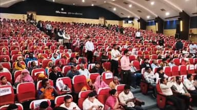 सांवेर: इंदौर में स्वच्छता गीत 2025-26 लॉन्च, केंद्रीय मंत्री मनसुख मंडाविया ने किया शुभारंभ, सफाई मित्रों का सम्मान