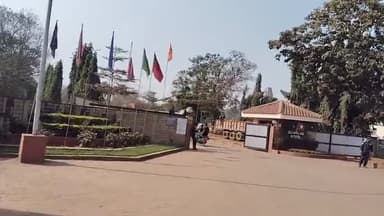 मोहाडी: वरठी येथील 'सनफ्लॅग' समोर रास्ता रोको करणाऱ्या १० जणांविरुद्ध गुन्हा दाखल