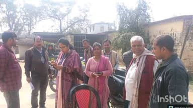 कोटवा: कोटवा में फार्मर आईडी बनाने में लापरवाही बरतने वाले कर्मी से सीओ ने मंगलवार को पूछा स्पष्टीकरण