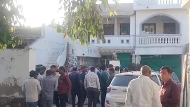 પ્રાંતિજ: પ્રાંતિજ સોનાસણમાં બપોરે 33 તોલા સોનાની ચોરી:પરિવાર લગ્નમાં ગયો ત્યારે ચાવીથી દરવાજો ખોલી ચોરી