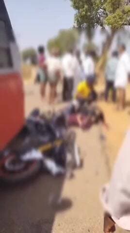 ಜಗಳೂರು: ಅಣಬೇರು ಸಮೀಪ ಬಸ್ಗೆ ಬೈಕ್ ಡಿಕ್ಕಿ; ಓರ್ವ ಸ್ಥಳದಲ್ಲೇ ಸಾವು, ಇಬ್ಬರಿಗೆ ಗಾಯ