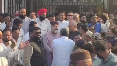 नेपानगर: भोपाल: विधायक आरिफ मसूद के नेतृत्व में कांग्रेस का प्रदर्शन, कलेक्टर को सौंपा ज्ञापन, FIR की मांग