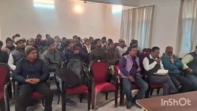 पीरो: पीरो में एसडीओ ने राजस्व कर्मियों के साथ बैठक की, लोक सेवा अधिकार अधिनियम के तहत आवेदनों के त्वरित निष्पादन का निर्देश