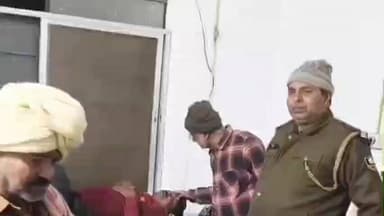 पताही: पताही की झंडा चौक पर तेज रफ्तार बाइक की टक्कर से दो युवक गंभीर रूप से घायल, डॉक्टर ने मोतिहारी किया रेफर