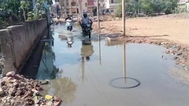 मानपुर: ओवरब्रिज निर्माण में लापरवाही से नाला टूटा, राणा नगर में हुआ जलजमाव