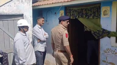 અંજાર: પોલીસ સ્ટેશન વિસ્તારમાં કોમ્બીંગ દરમ્યાન ગે.કા વીજ કનેકશન ધરાવતા અસામાજીક આરોપીઓ ઉપર પોલીસની શિક્ષાત્મક કાર્યવાહી