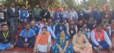 पनागर: आयुध निर्माणी खमरिया फैक्ट्री में श्रम कानूनों में संशोधन के विरोध में ओ.एफ.के. लेबर यूनियन का हल्लाबोल प्रदर्शन