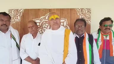 નાંદોદ: રાજુભાઈ કરપડા રાજીનામું આપતા કરસન બાપુ કહ્યું ખેડૂતોની વેદના સમજવી હોય અને ખેડૂતો માટે કંઈ કરવું હોય કોંગ્રેસ રાહમાં છે.