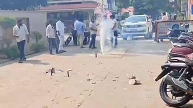 గుంటూరు: మాజీ మంత్రి అంబటి రాంబాబు కు బెయిల్ మంజూరు.. అంబటి ఇంటి వద్ద బాణాసంచా కాల్చి సంబరాలు నిర్వహిస్తున్న పార్టీ శ్రేణులు