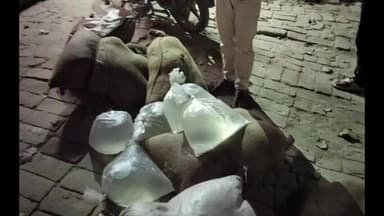 राघोपुर: रुस्तमपुर में एलटीएफ की बड़ी कार्रवाई, 300 लीटर देसी शराब बरामद, एक तस्कर गिरफ्तार