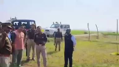 औराई: औराई जंगला बनपुरवा भूमि विवाद के मामले में मौके पर पहुंचे डीएम और एसपी