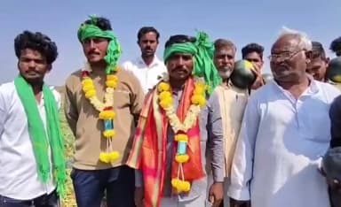 ಯಾದಗಿರಿ: ಬರದ ನಾಡಿನಲ್ಲಿ ಬಂಗಾರದ ಬೆಳೆ
ಮುಂಡರಗಿ ಗ್ರಾಮದಲ್ಲಿ ಎಕರೆ 30 ಕ್ವಿಂಟಾಲ್ ಕಲ್ಲಂಗಡಿ ಬೆಳೆದ ಅನ್ನದಾತ