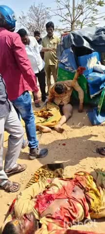 వెల్దండ: వెల్దండ మండల పరిధిలోని కుట్ర గేటు వద్ద ఆటో, ట్రాక్టర్ ఢీకొనడంతో ఇద్దరు శివ స్వాములు మృతి