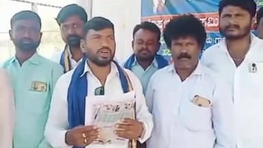 ಕುಕನೂರ: ದಲಿತರನ್ನು ಒಕ್ಕಲೆಬ್ಬಿಸಿ ಭೂಮಿ ಅತಿಕ್ರಮಣ ಖಂಡಿಸಿ ಪಟ್ಟಣದಲ್ಲಿ ಪ್ರತಿಭಟನೆ