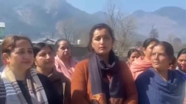 कुल्लू: भुंतर में ब्यास नदी पर बन रही आरसीसी दीवार का ग्रामीणों ने किया विरोध, काम रुकवाया