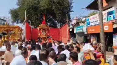 ಚಿಕ್ಕೋಡಿ: ನಗರದಲ್ಲಿ ಅದ್ದೂರಿಯಾಗಿ ಜರುಗಿದ ನೂತನ ರಥೋತ್ಸವ,ಕಳಸದ ಪುರಪ್ರವೇಶ
ಕಾರ್ಯಕ್ರಮ