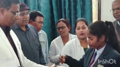 कलेक्टर डॉ. कन्नौजे ने बच्चों को खिलाई फाइलेरिया की दवा, 25 फरवरी तक चलेगा उन्मूलन अभियान