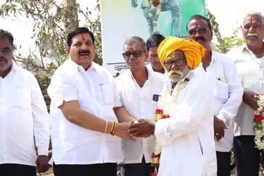 ರಾಯಬಾಗ: ವಿಜಯನಗರ ಗ್ರಾಮದಲ್ಲಿ ರಸ್ತೆ ಸುಧಾರಣೆ ಕಾಮಗಾರಿಗೆ ಶಾಸಕ ದುರ್ಯೋಧನ ಐಹೊಳೆ ಚಾಲನೆ