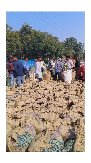 समर्थन मूल्य पर धान बेचने वाले किसानों को ₹3100 रूपये प्रति क्विंटल की दर से अंतर की राशि होली से पूर्व एकमुश्त प्रदान क...