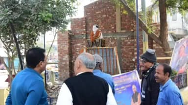 নগাঁও: ৰূপকোঁৱৰ চ'কত থকা ৰূপকোঁৱৰ জ্যোতিপ্ৰসাদ আগৰৱালা দেৱৰ আবক্ষ মূৰ্তিৰ কাম কাজ পৰিদৰ্শন বিধায়ক ৰূপক শৰ্মাৰ