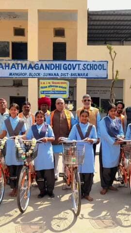 हमीरगढ़: महात्मा गांधी स्कूल में मुख्यमंत्री ने नि:शुल्क साइकिल वितरण कार्यक्रम किया, 82 बालिकाओं के चेहरे खिले