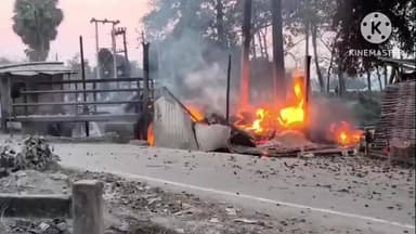 साहेबगंज: साहेबगंज थाना क्षेत्र में गैस सिलेंडर फटने से होटल में लगी आग