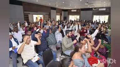 গোলাঘাট: গোলাঘাট পুৰণা আমোলাপটিস্থিত জিলা বিজেপিৰ কাৰ্যালয়ত বিজেপিৰ নিৰ্বাচন প্ৰৱন্ধন সমিতিৰ সভা, উপস্থিত মন্ত্ৰী অজন্তা নেওগ